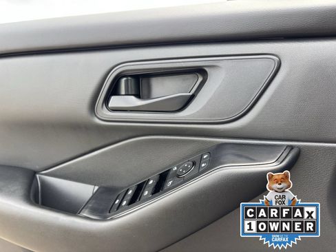 Used 2024 Nissan Rogue S AWD/4WD image 21