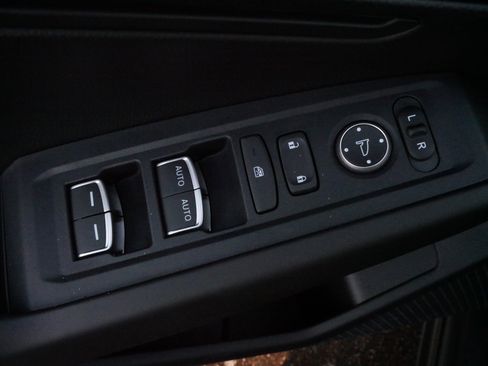 Certified 2025 Honda Accord LX image 19