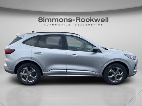 Used 2024 Ford Escape ST-Line w/ Tech Pack #1 AWD/4WD image 6