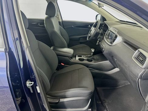 Used 2020 Kia Sorento LX FWD image 28