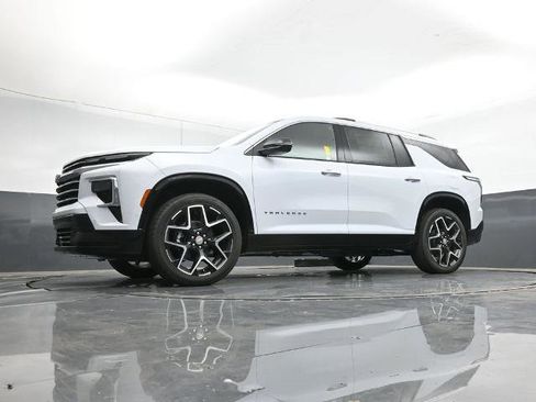 New 2026 Chevrolet Traverse High Country w/ LPO, Floor Liner Package image 10