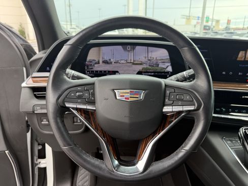 Used 2023 Cadillac Escalade ESV Luxury RWD image 18