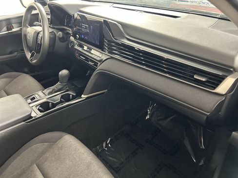 Used 2025 Toyota Camry LE w/ Convenience Package FWD image 27