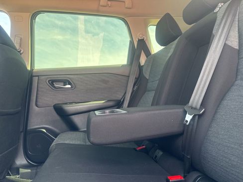 Certified 2023 Nissan Rogue SV FWD image 34