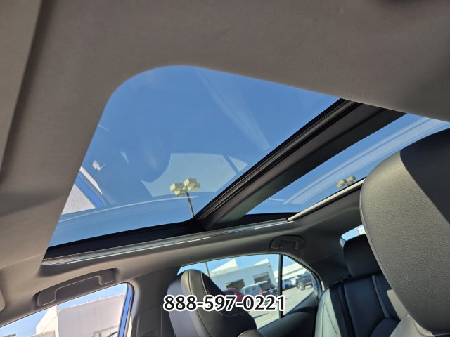 Used 2023 Toyota Camry XSE FWD image 11