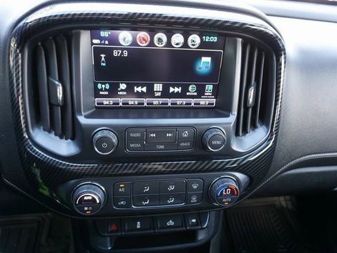 Used 2018 GMC Canyon SLE w/ SLE Convenience Package image 4