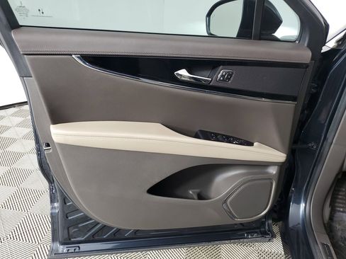 Used 2023 Lincoln Nautilus FWD w/ Premium Package image 21