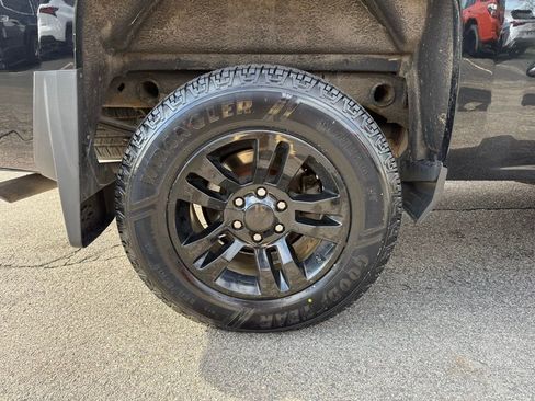 Used 2019 Chevrolet Silverado 1500 LT w/ All Star Edition image 24