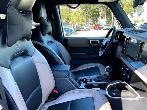 Used 2024 Ford Bronco Wildtrak image 9