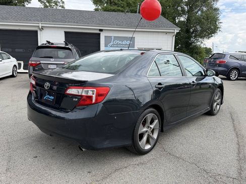 Used 2014 Toyota Camry SE FWD image 6