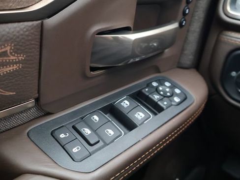 New 2026 RAM 2500 Limited AWD/4WD image 18
