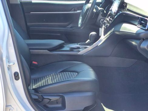 Used 2024 Toyota Camry SE w/ Blackout Package (TMS) image 19