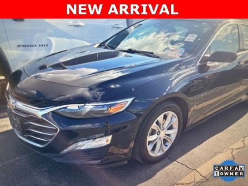 Used 2022 Chevrolet Malibu LT image 2