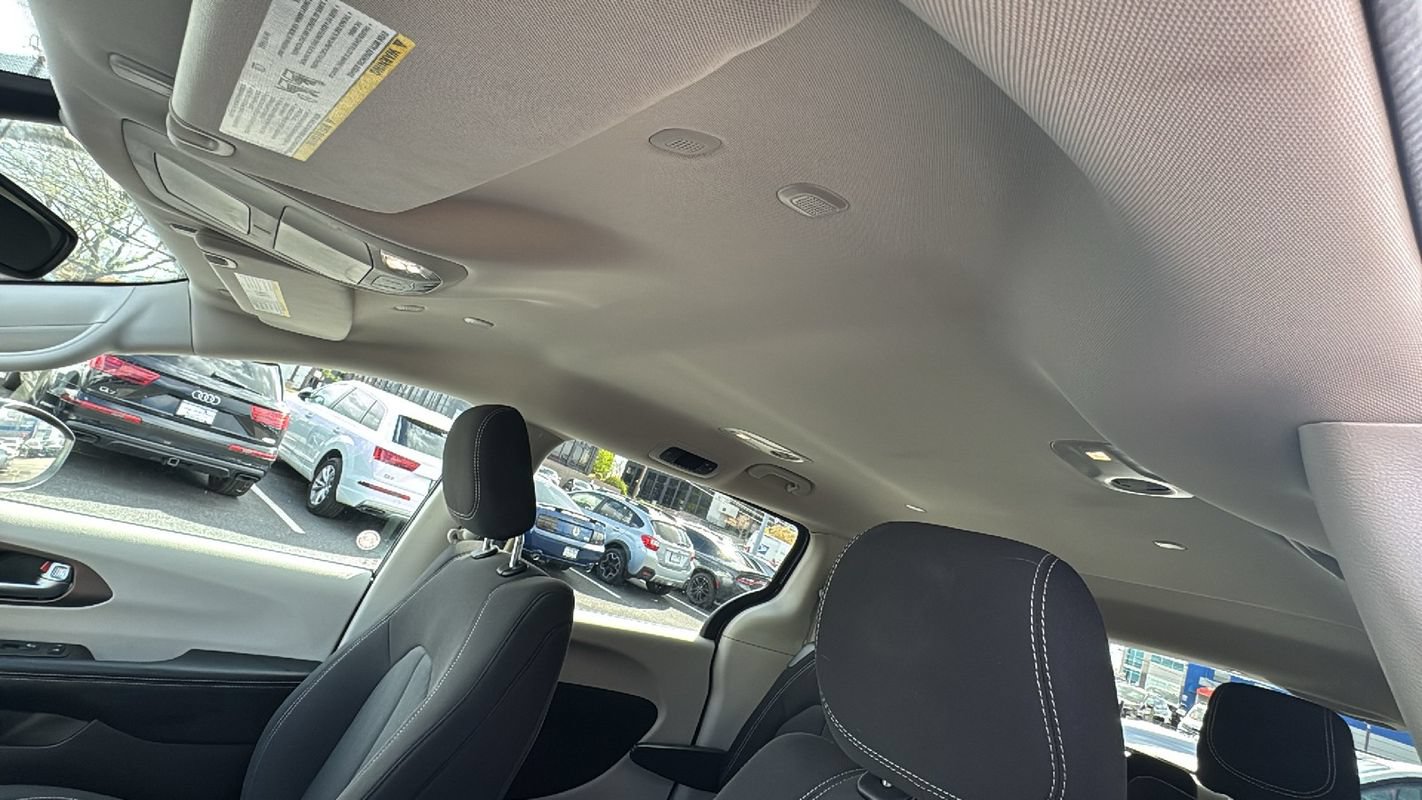Used 2023 Chrysler Voyager LX FWD image 12