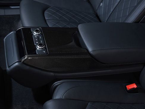 Used 2015 Audi S8 image 30