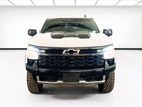 Used 2025 Chevrolet Silverado 1500 ZR2 w/ Technology Package AWD/4WD image 2