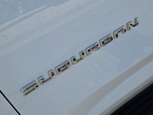 Used 2023 Chevrolet Suburban Premier image 12