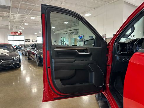 Used 2022 GMC Sierra 1500 Elevation w/ LPO, Elevation Black Package image 9