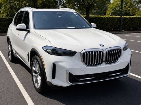 Used 2024 BMW X5 xDrive40i w/ Parking Assistance Package AWD/4WD image 1