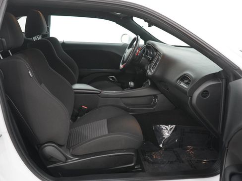 Used 2022 Dodge Challenger GT AWD/4WD image 11