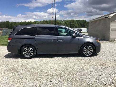 Used 2016 Honda Odyssey Touring Elite image 2