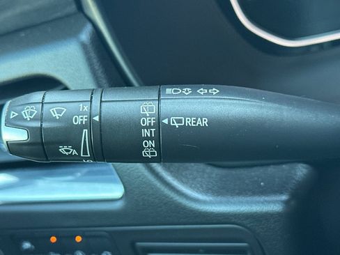 Used 2021 GMC Yukon SLT image 39