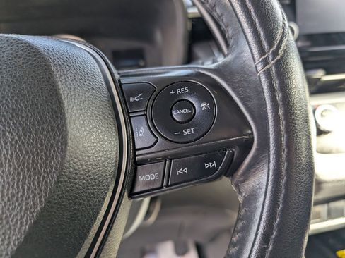 Used 2022 Toyota Corolla Cross LE image 21