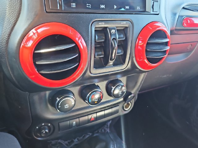 Used 2013 Jeep Wrangler Unlimited Sport AWD/4WD image 17