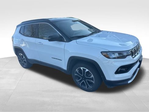 Used 2023 Jeep Compass Limited image 29