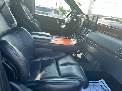 Used 2023 Lincoln Navigator Reserve image 28