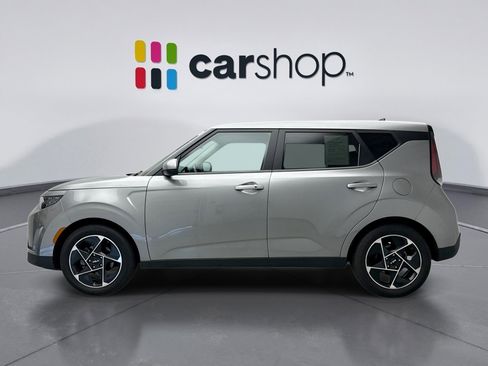 Used 2023 Kia Soul EX FWD image 2