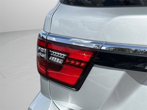 Certified 2021 Nissan Armada SL w/ Captain's Chairs Package image 18