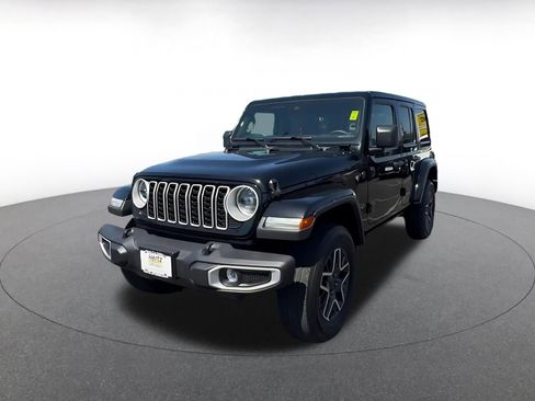 Used 2025 Jeep Wrangler Unlimited Sahara AWD/4WD image 4