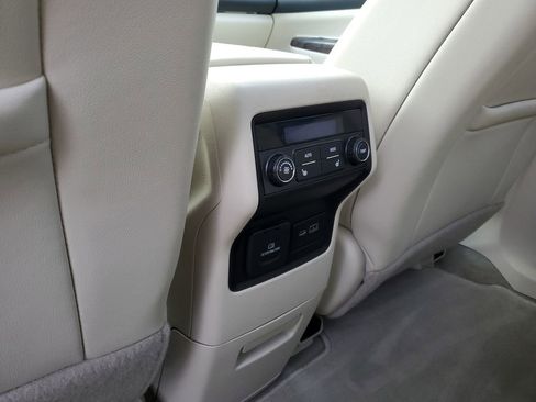 Used 2021 GMC Acadia Denali w/ Denali Technology Package image 32