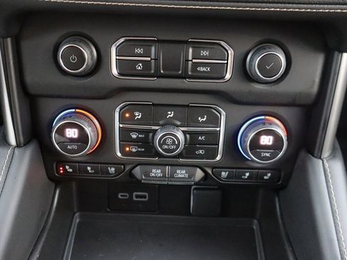 Used 2023 Chevrolet Tahoe Premier image 10