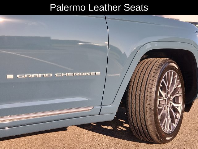 Used 2026 Jeep Grand Cherokee L Summit AWD/4WD image 18