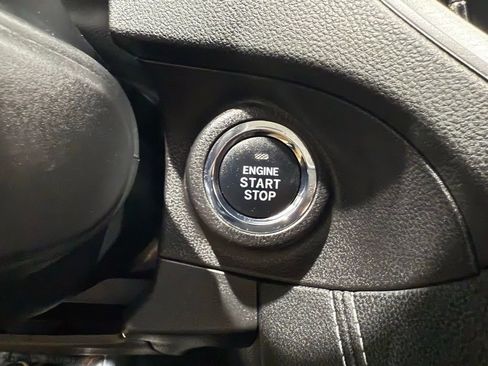 Used 2023 Subaru Impreza 2.0i Limited image 38