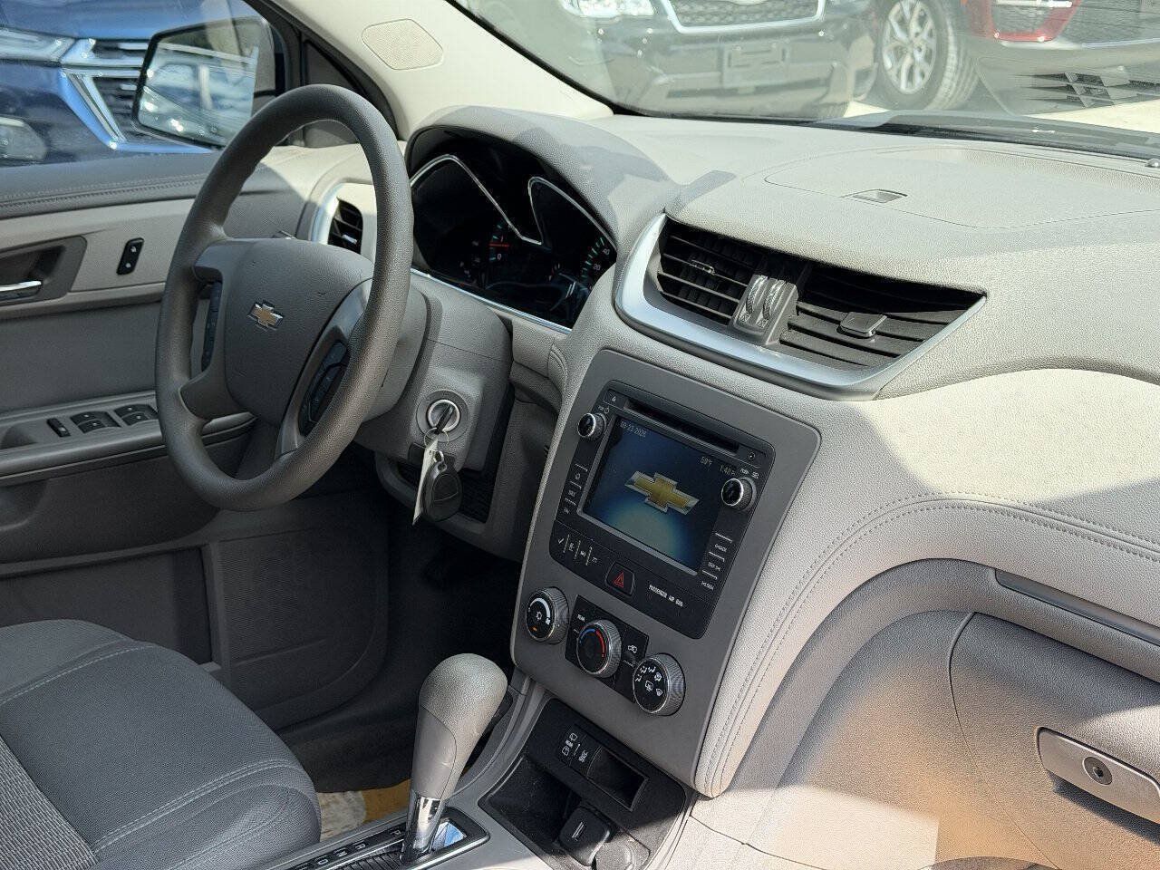 Used 2016 Chevrolet Traverse LS FWD image 7