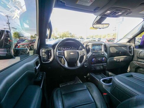 Used 2020 Chevrolet Silverado 2500 LTZ w/ LTZ Premium Package image 16