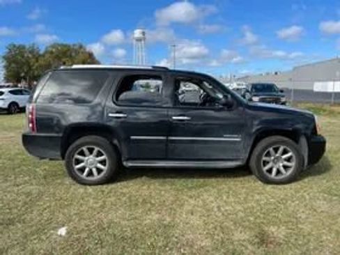 Used 2011 GMC Yukon Denali image 4