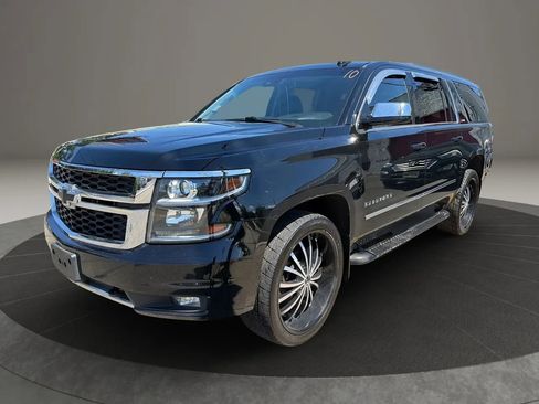 Used 2018 Chevrolet Suburban LT w/ Luxury Package AWD/4WD image 1