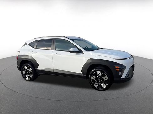 Used 2025 Hyundai Kona SEL AWD/4WD image 2