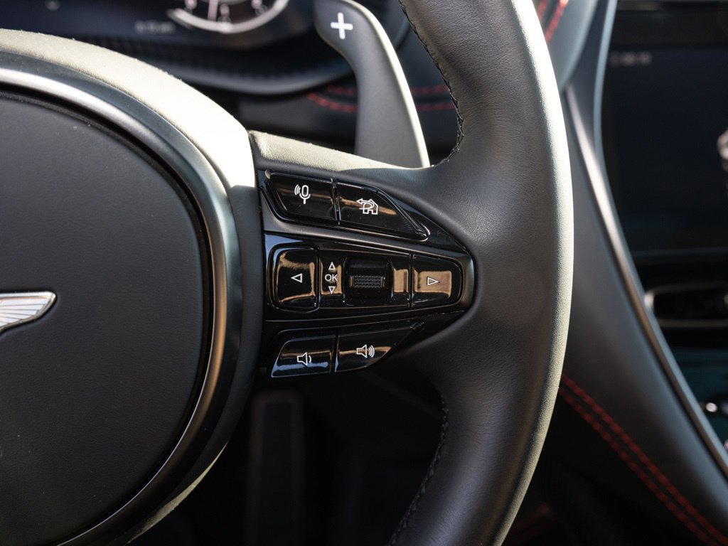 Used 2021 Aston Martin DBX AWD/4WD image 30