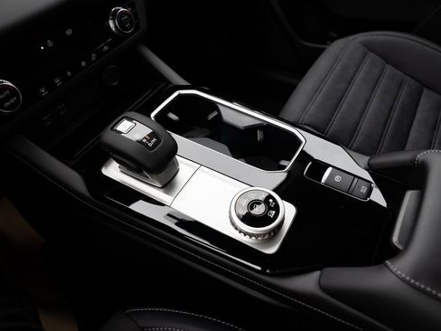 New 2026 Mitsubishi Outlander SE image 16