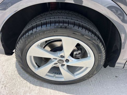 Certified 2025 Audi Q5 Premium Plus w/ Premium Plus AWD/4WD image 17