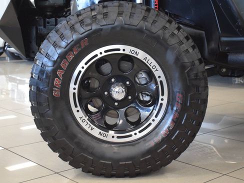 Used 2014 Jeep Wrangler Unlimited Sport w/ Quick Order Package 24S AWD/4WD image 40