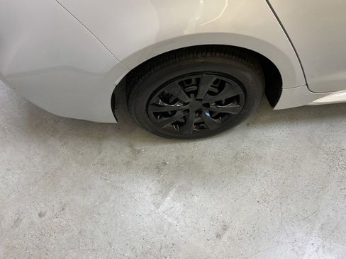 Used 2024 Toyota Corolla LE FWD image 13