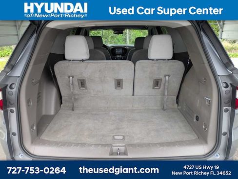 Used 2019 Chevrolet Traverse LT FWD image 12