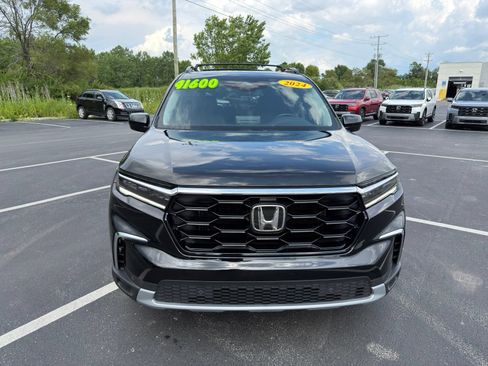 Used 2024 Honda Pilot Touring image 9