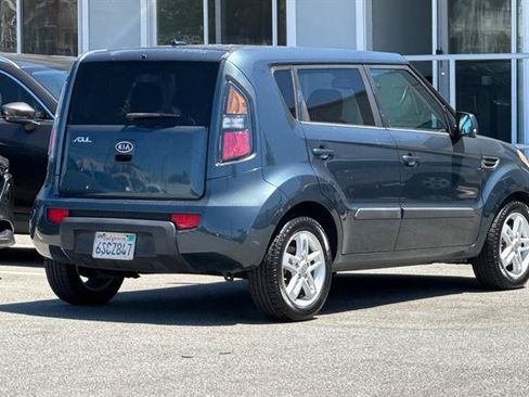 Used 2011 Kia Soul + w/ Audio Pkg FWD image 3